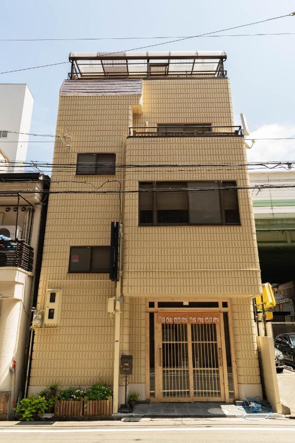 Апартаменты 大阪道顿堀 铁甲猫の家 Экстерьер фото